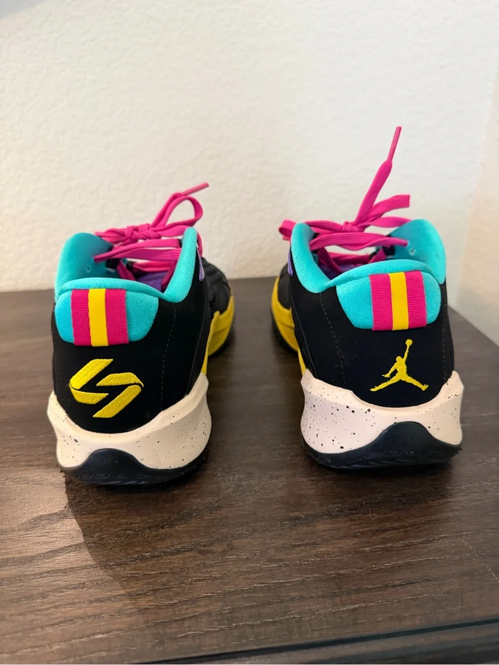 Jordan Luka 3 Black Hyper Jade Pink! Size 8